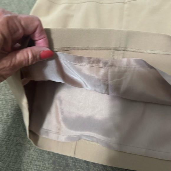 EUC 1990’s Vintage BeBe 2 piece Suit. Beautiful camel color.Size 6/8 - Picture 14 of 16